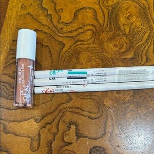 Lip Gloss, (2) Eyeliner Liner & Lipliner